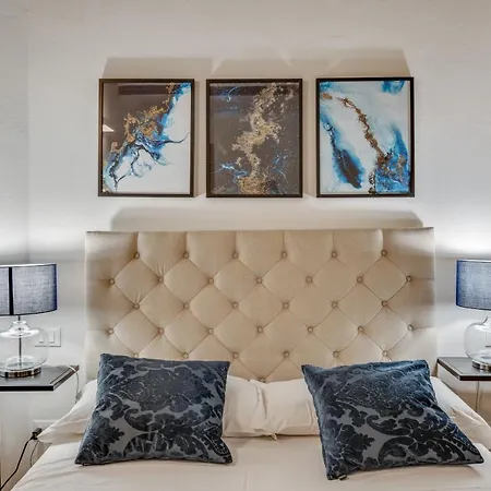 Guesthost - Palazzo Pitti With Terrace *