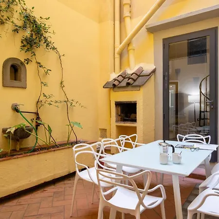 Palazzo Pitti With Terrace