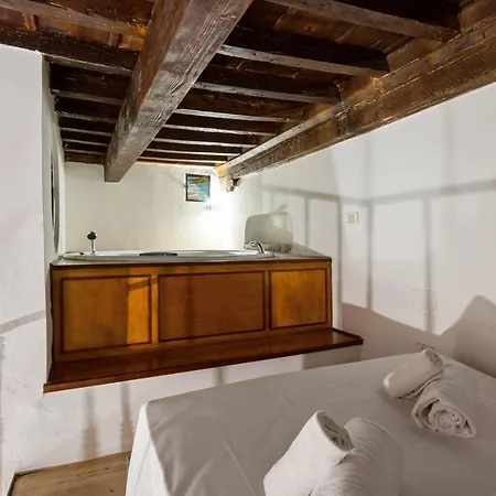 Palazzo Pitti With Terrace Apartment *